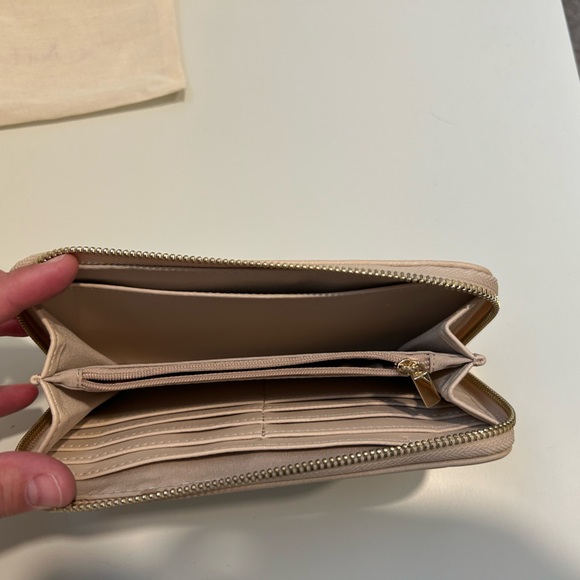 Aldo Wallet - Picture 3 of 4